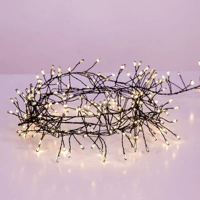Kurt Adler 7.8-Foot 240-Light Twinkle Warm White LED Fairy Light Cluster Garland 4 Kurt Adler 7.8-Foot 240-Light Twinkle Warm White LED Fairy Light Cluster Garland - Image 3