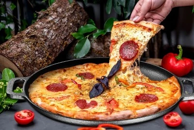 Bruntmor Pre Seasoned Cast Iron 12 Inch Skillet Pan Dual Handles Pizza Pan Large Loop Handles, Black 6 Bruntmor Pre Seasoned Cast Iron 12 Inch Skillet Pan Dual Handles Pizza Pan Large Loop Handles, Black - Image 4