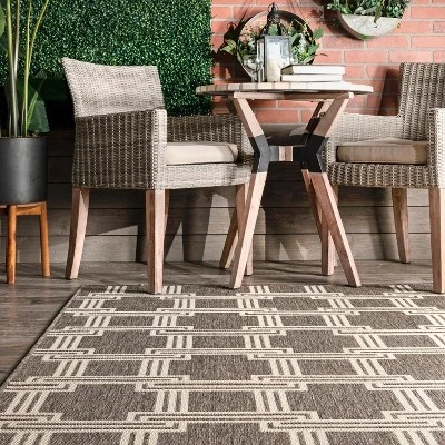 NuLOOM Malaya Greek Trellis Indoor/Outdoor Patio Area Rug 5 NuLOOM Malaya Greek Trellis Indoor/Outdoor Patio Area Rug - Image 3