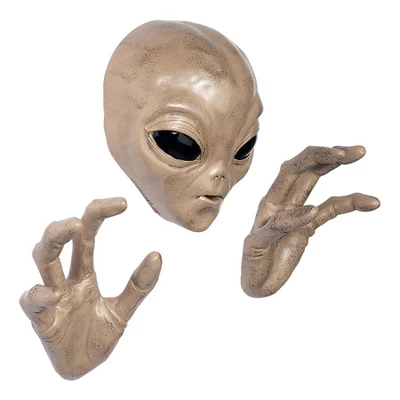 Design Toscano Roswell The Alien Plaque 4 Design Toscano Roswell The Alien Plaque - Image 2