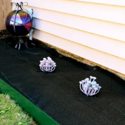 Sunnydaze Decor Sunnydaze UV Resistant Landscape Fabric Weed Barrier Fabric With Landscape Staples -Garden Furniture Discounts GUEST ac97d971 81cf 463e a191 616b369a6c58