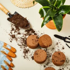 Farmlyn Creek 30 Pack Compressed Coco Coir Plant Pot Pellets Disc, Bulk Gardening Seed Starters For Soil Mix, 2.75 In