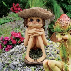 Design Toscano Svenska, The Garden Troll Sculpture - Multicolored